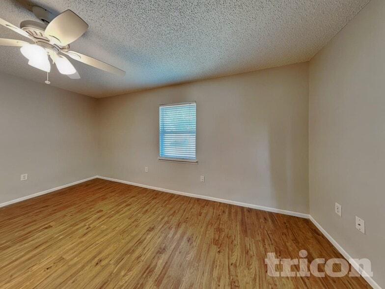 Building Photo - 3215 Timberline Rd