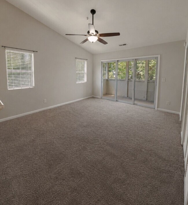 Building Photo - 1280 White Tree Ln