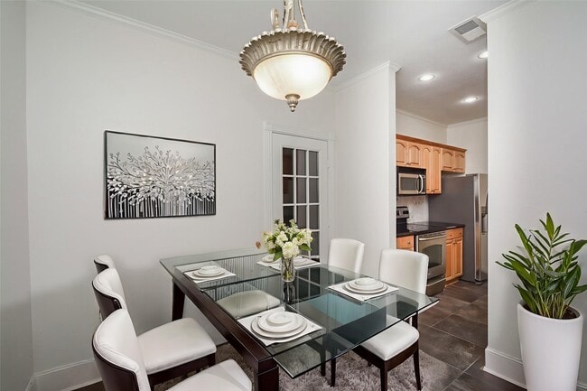 Building Photo - 9850 Pagewood Ln