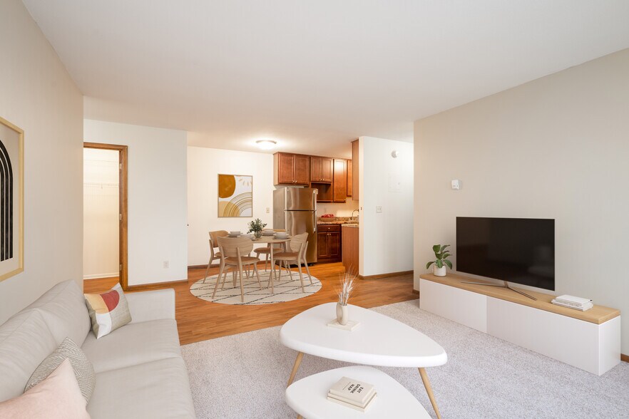 Primary Photo - Kings Highway Apartments