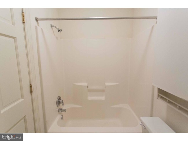 Building Photo - 916 Spruce St