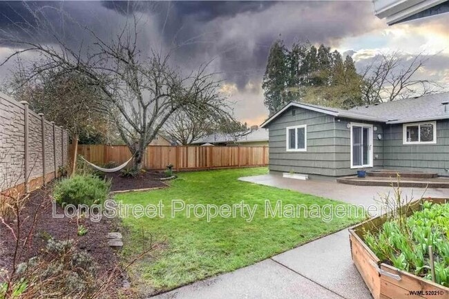 Building Photo - 3610 SW Oetjen Ave