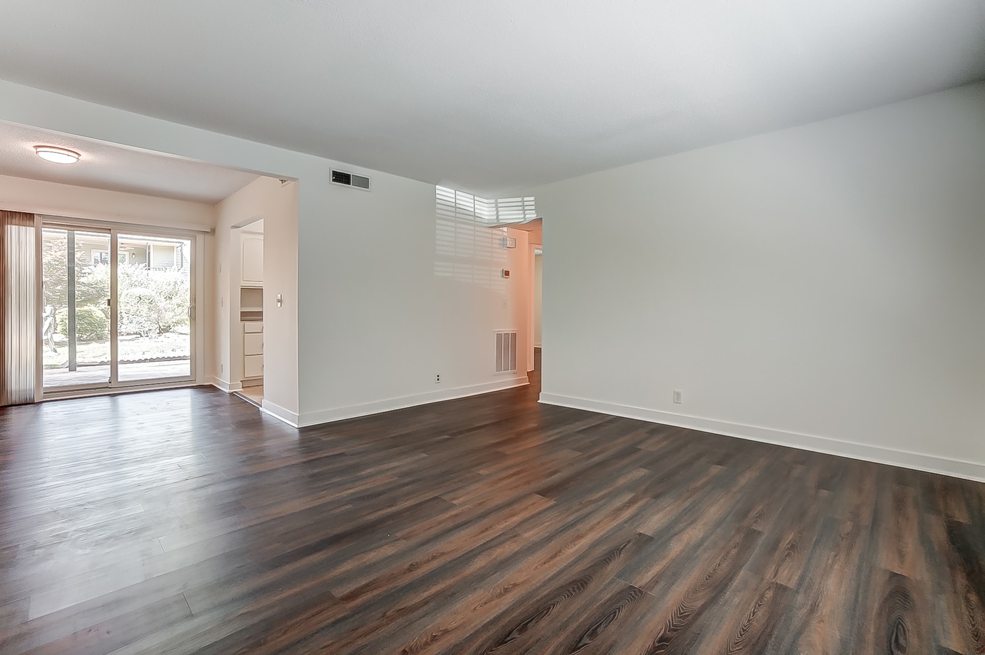 Building Photo - 2600 Park Rd