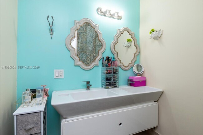 Building Photo - 1610 W Sandpiper Cir