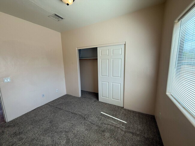 Building Photo - 3041 N Euclid Ave