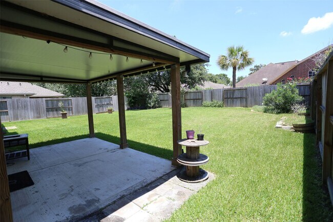 Building Photo - 3327 Summerwood Ln