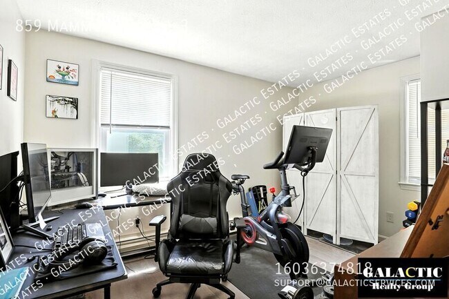 Building Photo - 859 Mammoth Rd