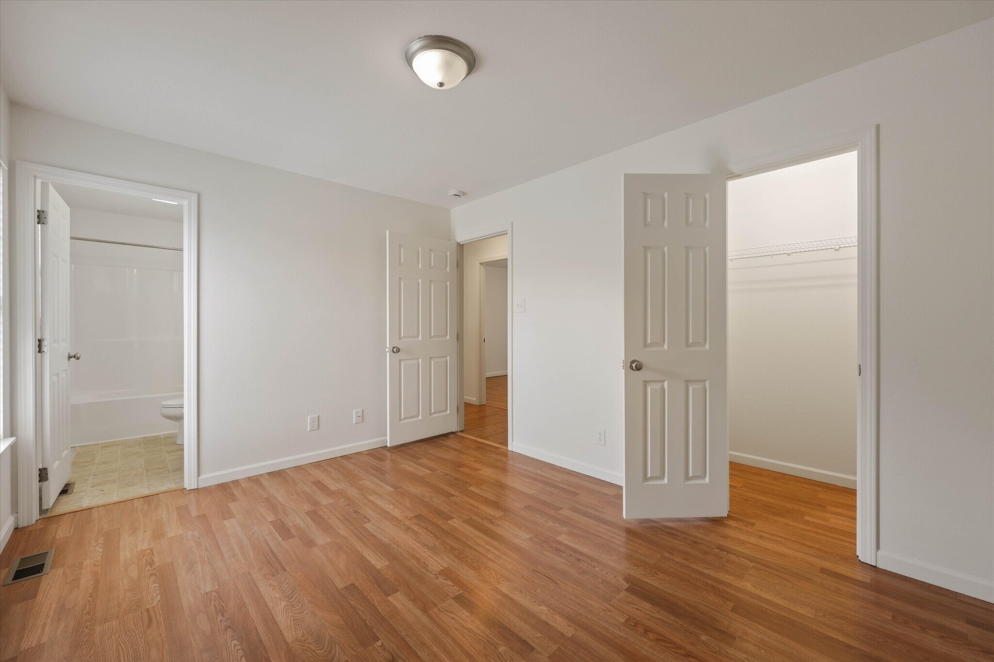 Building Photo - 206 W Edison St