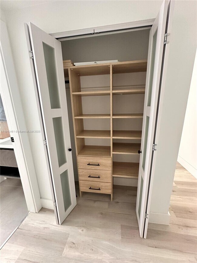 Building Photo - 1218 Drexel Ave