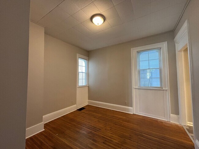 Building Photo - 189 Meigs St