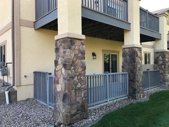 Building Photo - 331 Cliff View Dr