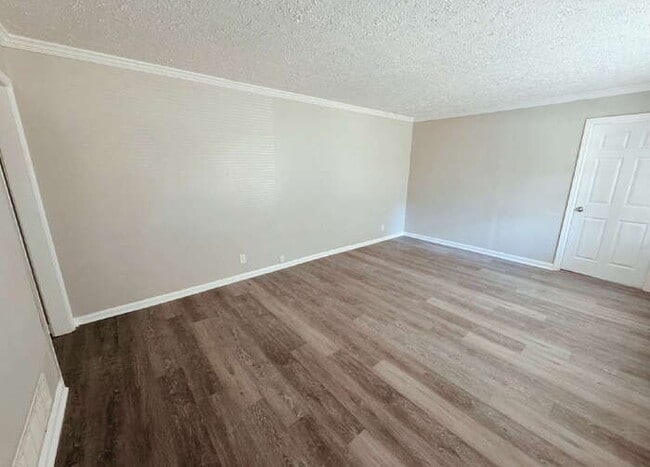 Building Photo - 2609 County Line Rd SW