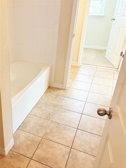 Building Photo - 19363 Fallglo Dr