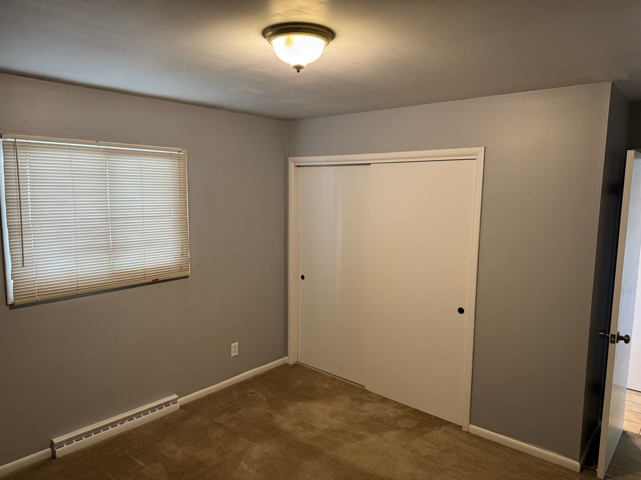 Building Photo - 10 Main St