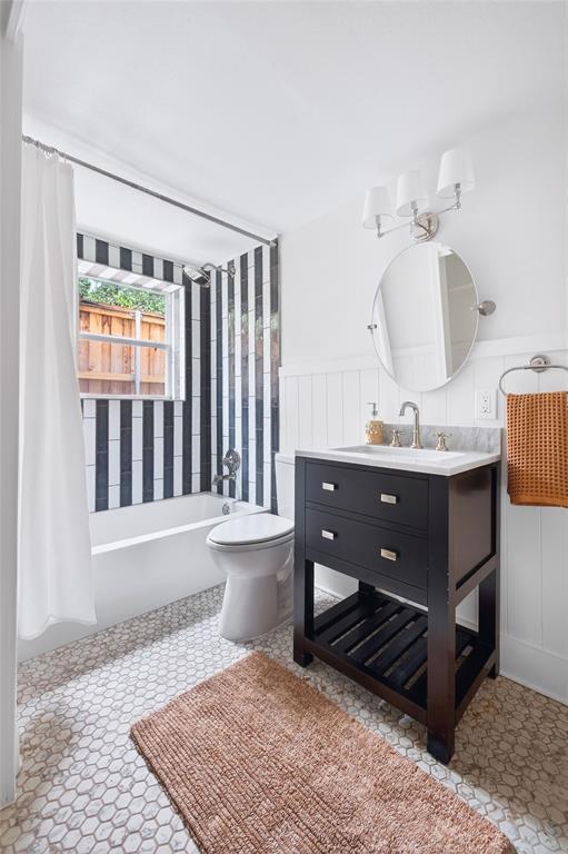 Building Photo - 1706 Palma Plaza