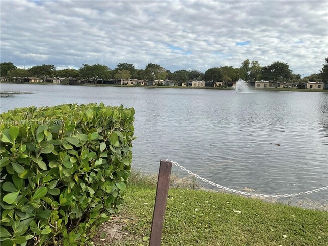 Building Photo - 301 Cambridge Rd