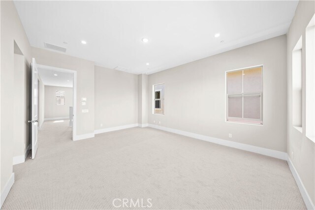 Building Photo - 130 Mossvine