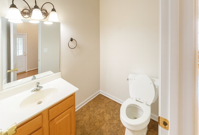 Building Photo - 42802 Higgs Ln