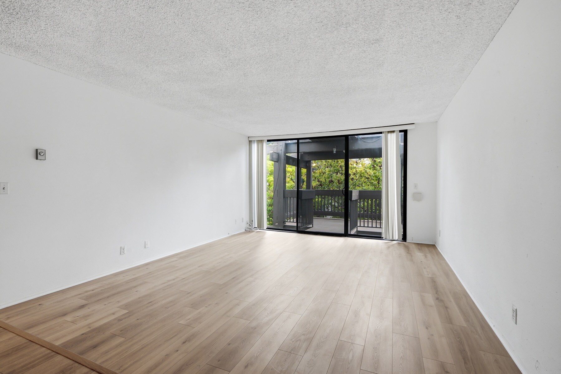Building Photo - 7742 Redlands St