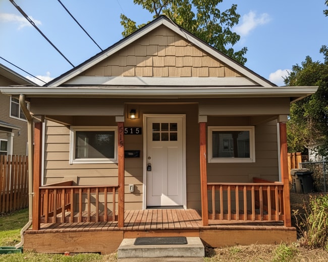 Primary Photo - 1 Bedroom House ~ Close to Campus ~ Small ...