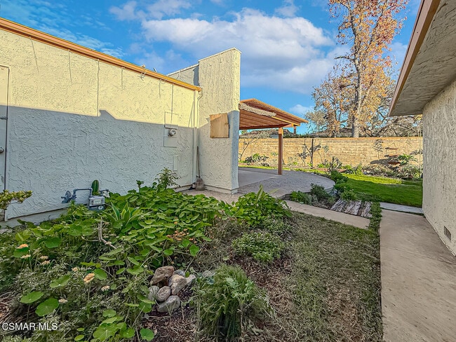 Building Photo - 4150 Lake Harbor Ln