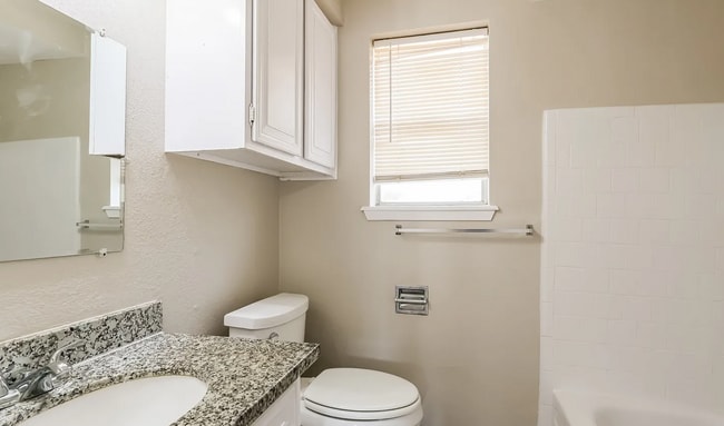 Building Photo - 500 Allison St