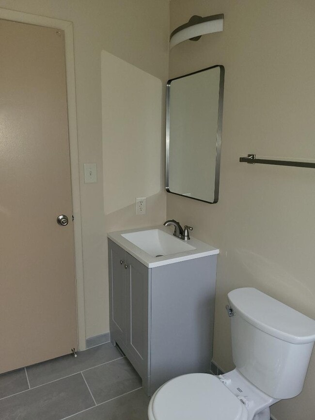 Building Photo - 20-32 Church St - 32-11