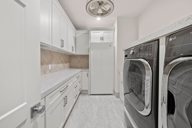 Building Photo - 2102 Countryshire Ln