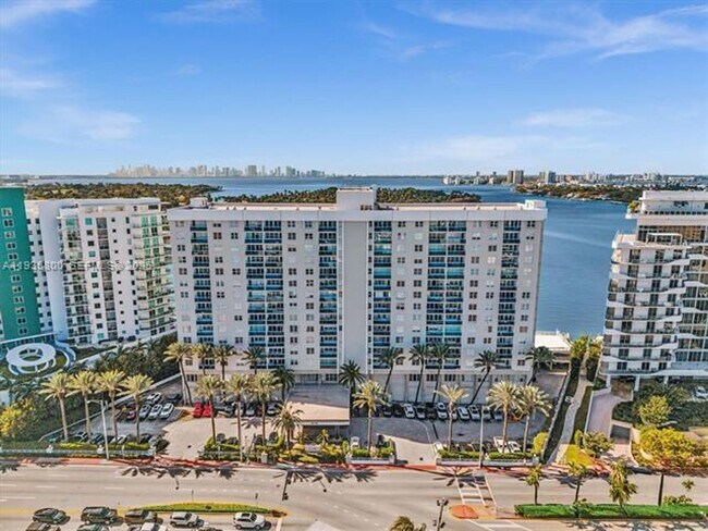 Building Photo - 6770 Indian Creek Dr