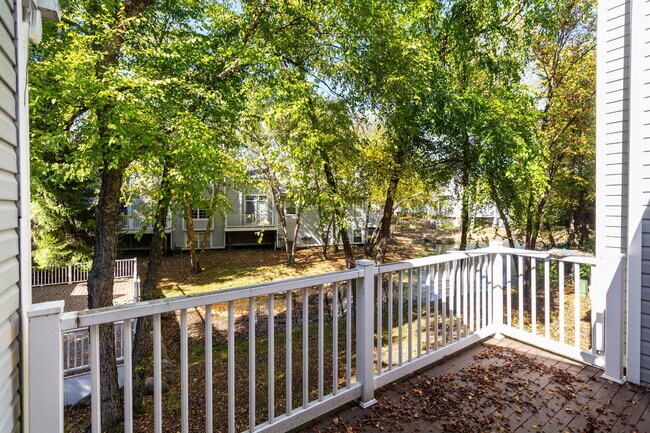 Building Photo - 1093 Fairways Blvd