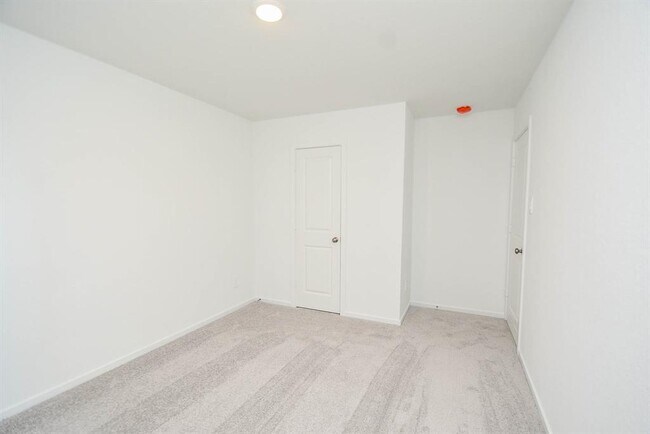 Building Photo - 1542 San Sebastien Dr