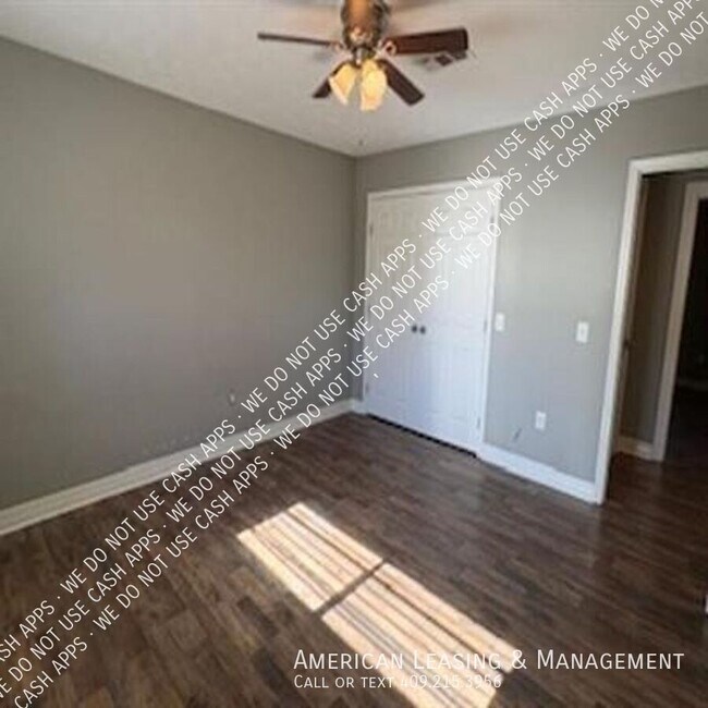 Building Photo - 13430 Moss Hill Dr