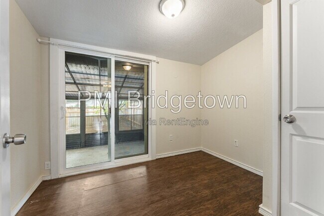 Building Photo - 1115 13th St