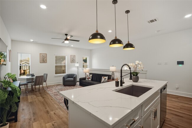 Building Photo - 8017 Cora St