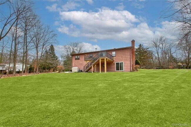 Building Photo - 74 Edgewood Rd