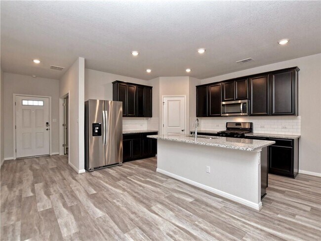 Building Photo - 517 Gabrielle Anne Dr