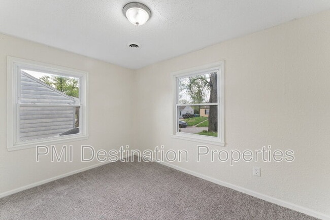 Building Photo - 5026 Locust Ave