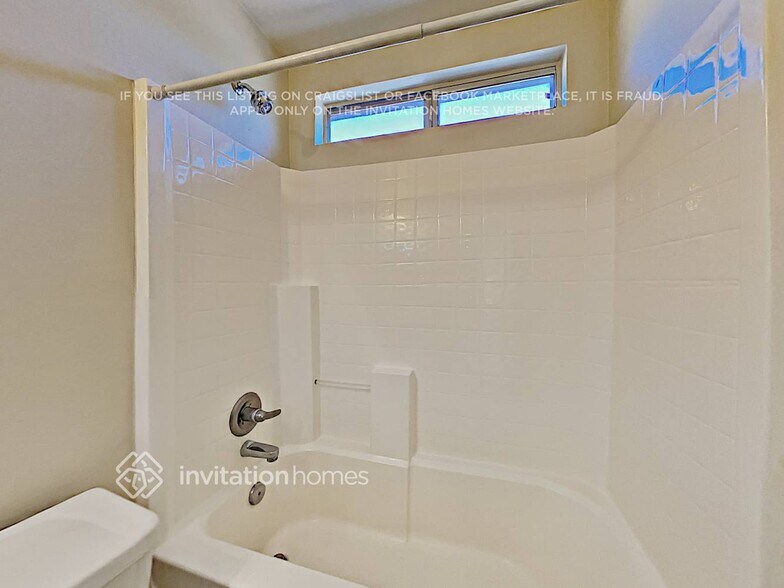 Building Photo - 9728 W Sunnyslope Ln