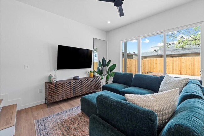 Building Photo - 506 Krebs Ln