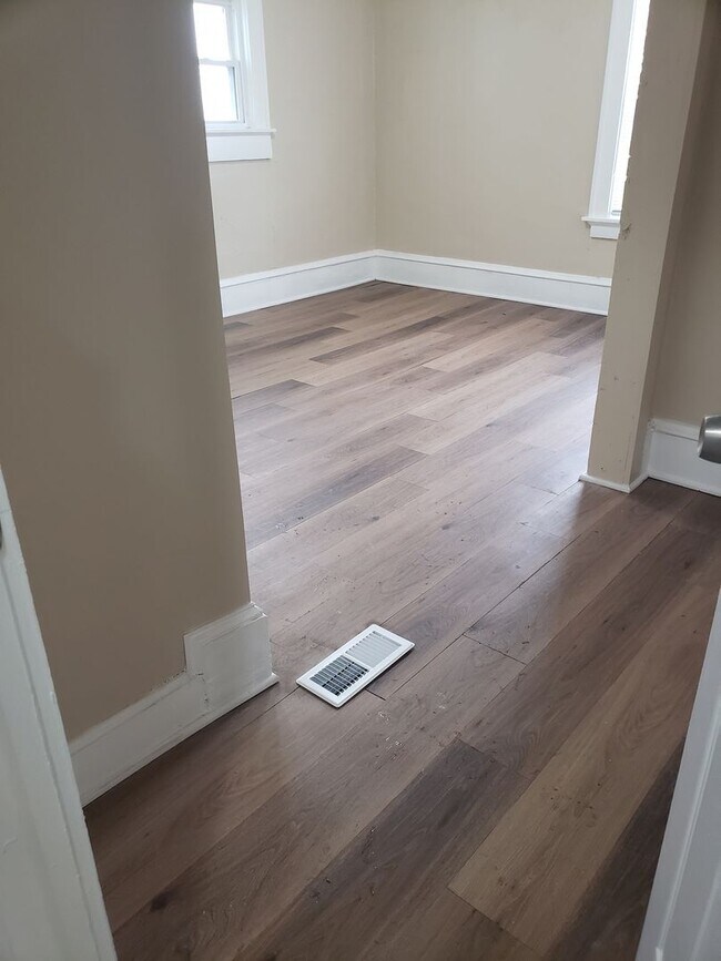 Building Photo - 3035N10thStM