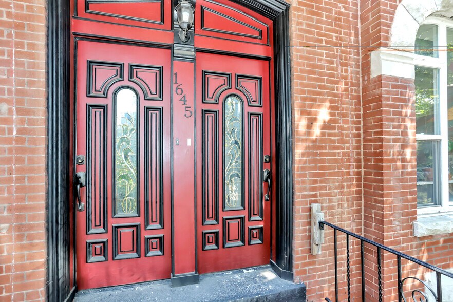 Building Photo - 1645 N Bell Ave