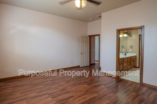 Building Photo - 8833 NW 114th Cir