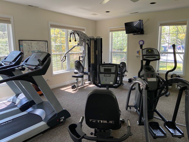 Building Photo - 2002 Larson Dr