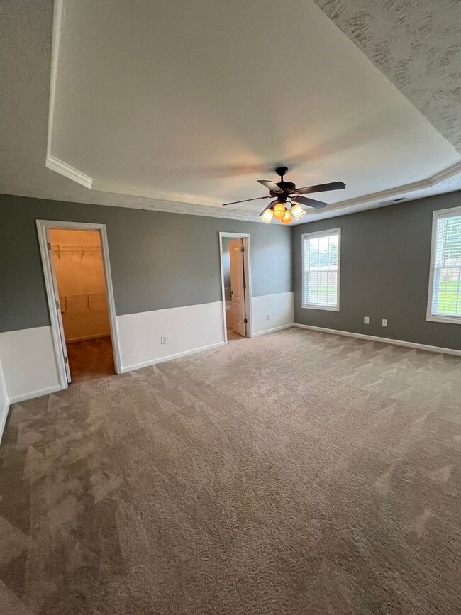 Building Photo - 4 Bed 2 Bath Raeford Home with Fenced Backyard