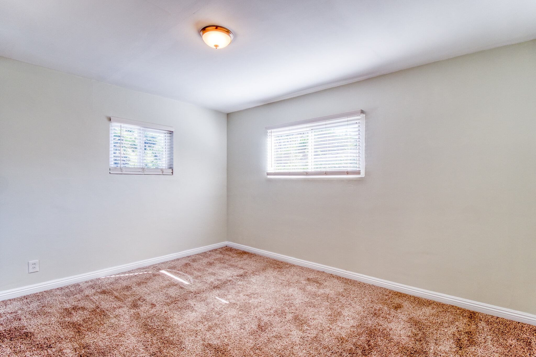 Building Photo - 1734 Eudora Ave