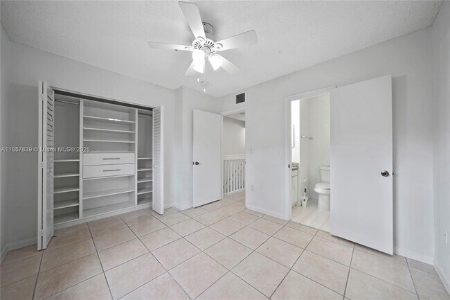 Building Photo - 139 Riviera Cir