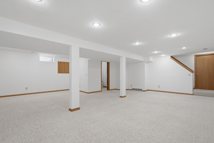 Building Photo - 4813 Surrey Ct