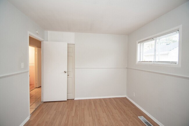 Building Photo - 4610 Karen Dr