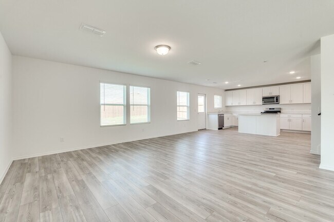 Building Photo - 16048 Isles Dr