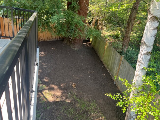 Building Photo - 4bd/2.75ba Bellevue Home